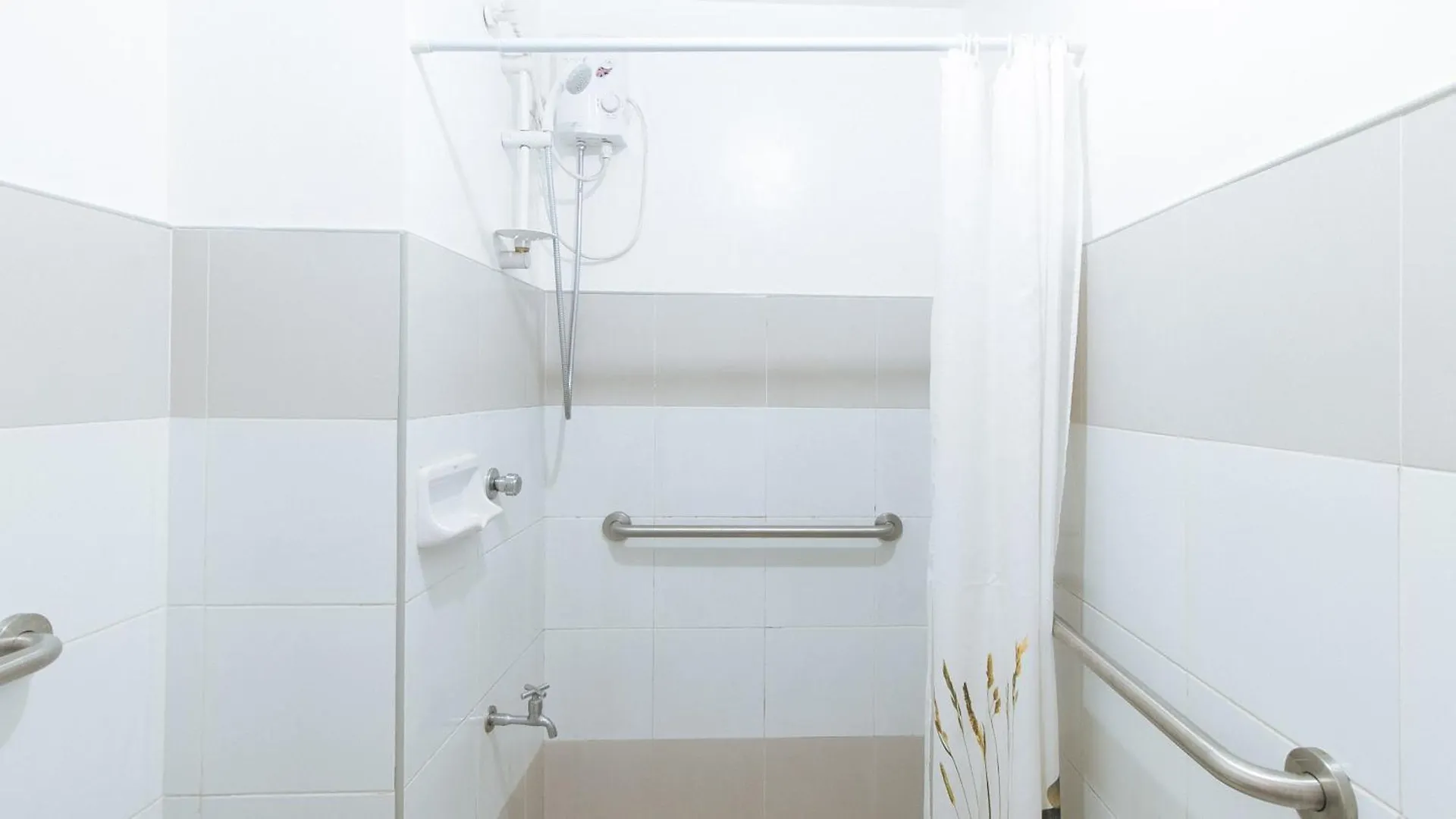 Hotel Reddoorz @ Melbourne Suites Makati Makati City Philippines