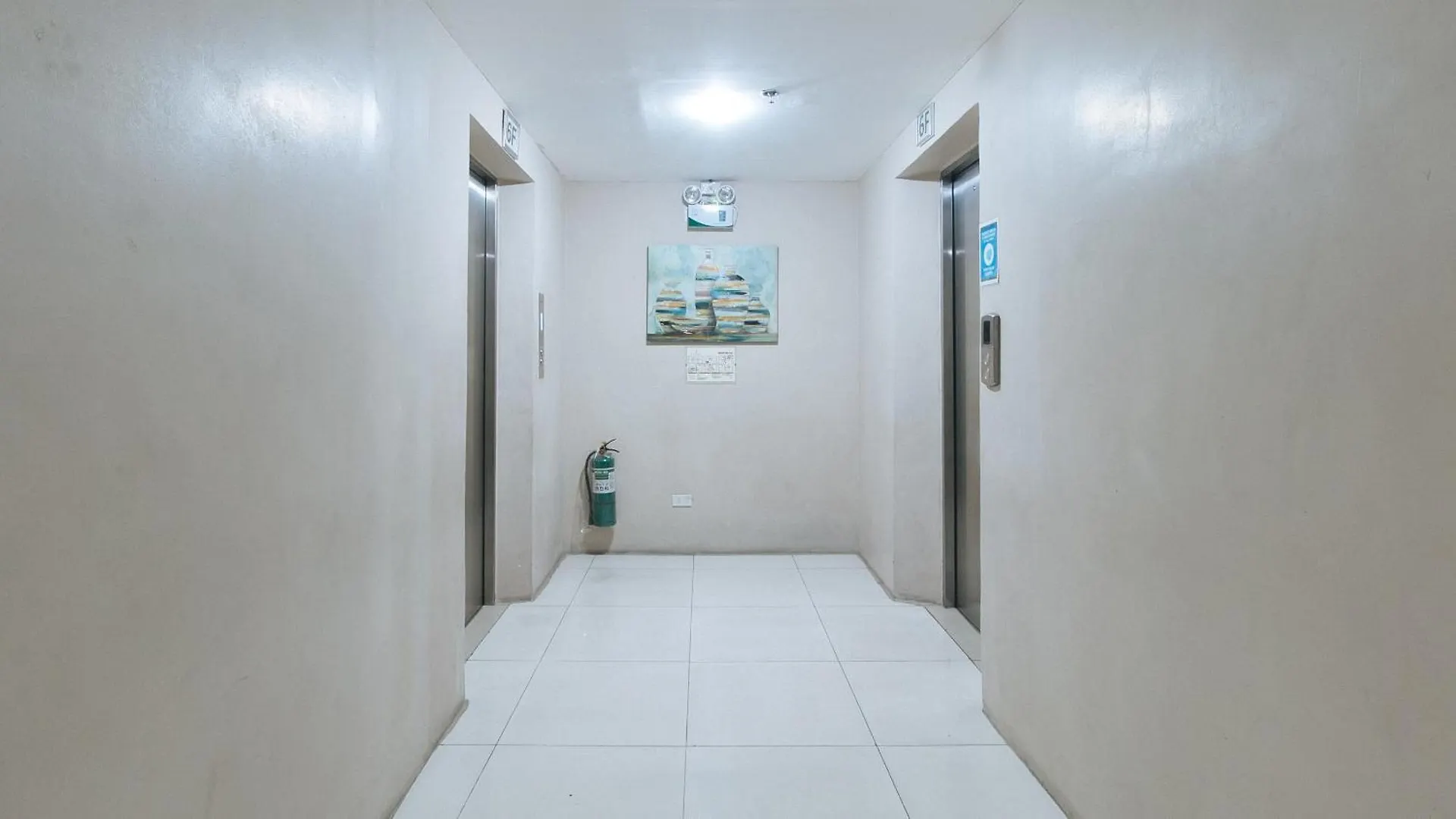 Reddoorz @ Melbourne Suites Makati Makati City