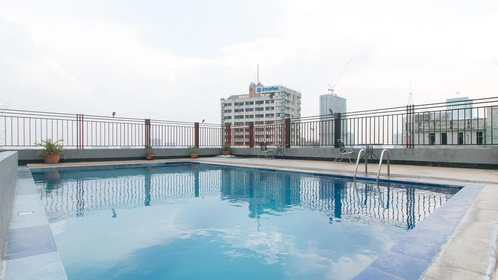 Hotel Reddoorz @ Melbourne Suites Makati Makati City